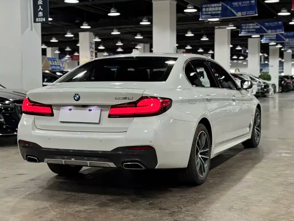 BMW 5 Series — фото 3