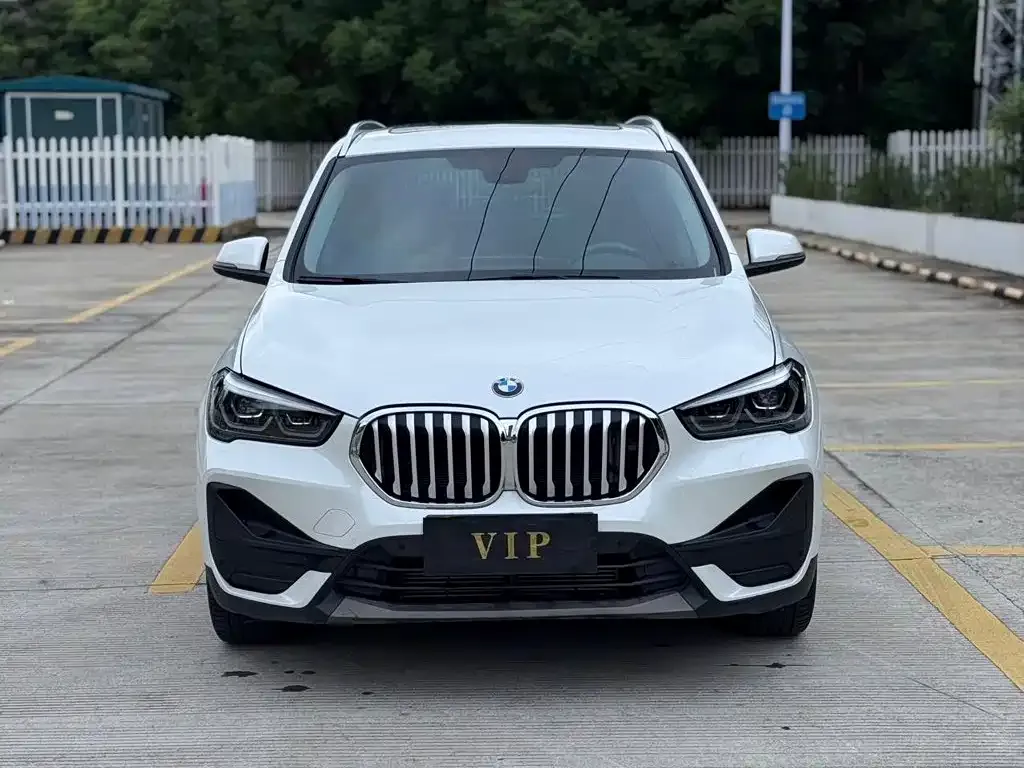 BMW X1 — фото 1