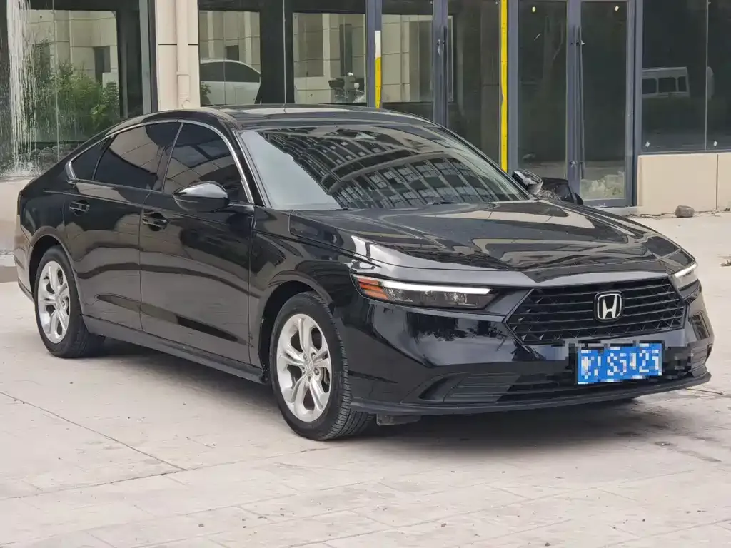 Honda Accord — фото 1
