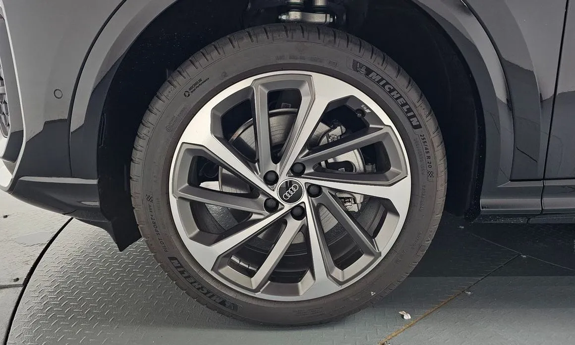 Audi Q5 2025 из KR, фото 8