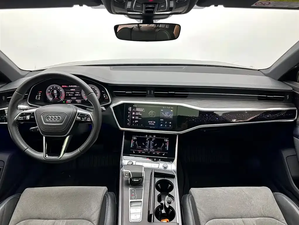 Audi A6L — фото 10