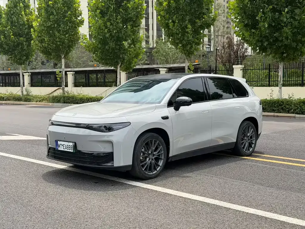 Leapmotor C10