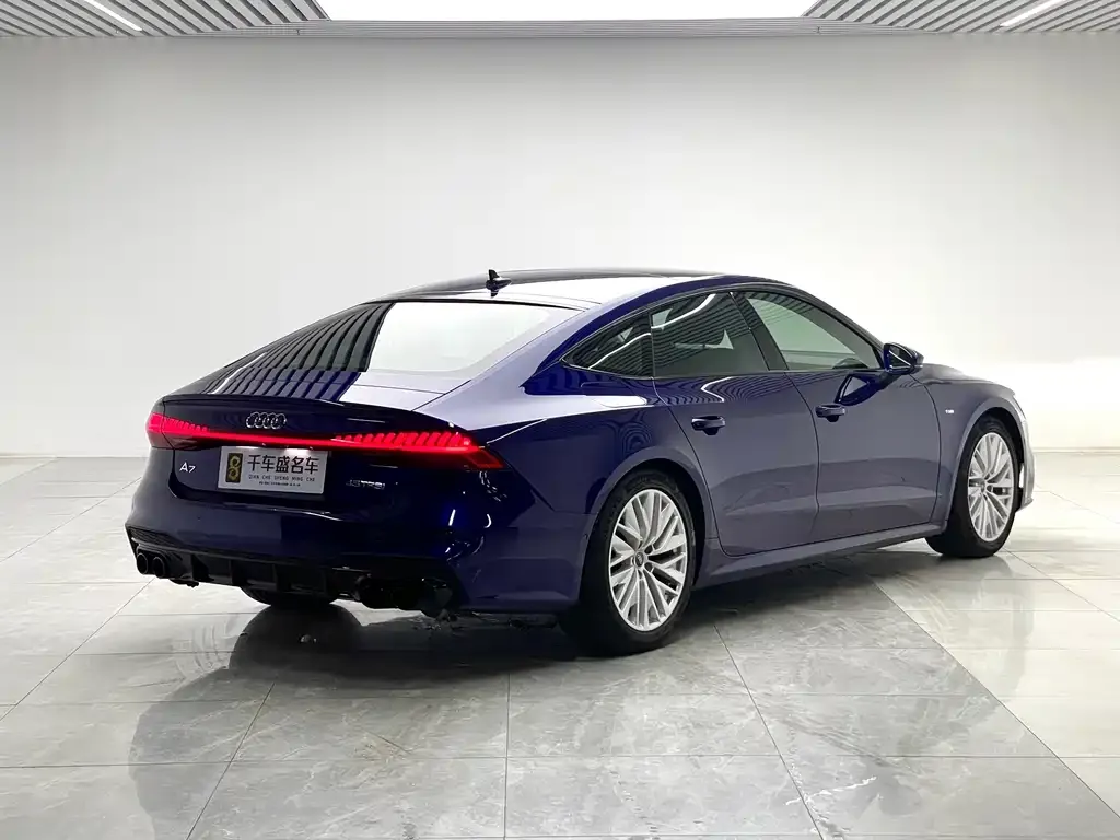 Audi A7 — фото 2