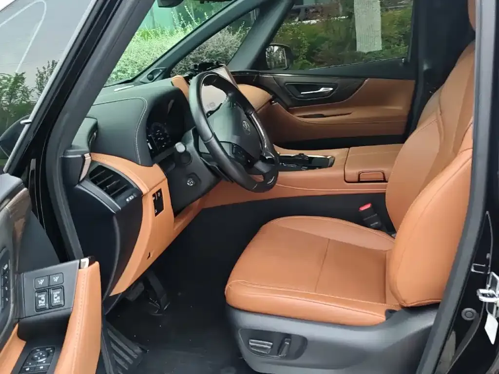 Toyota Vellfire — фото 3