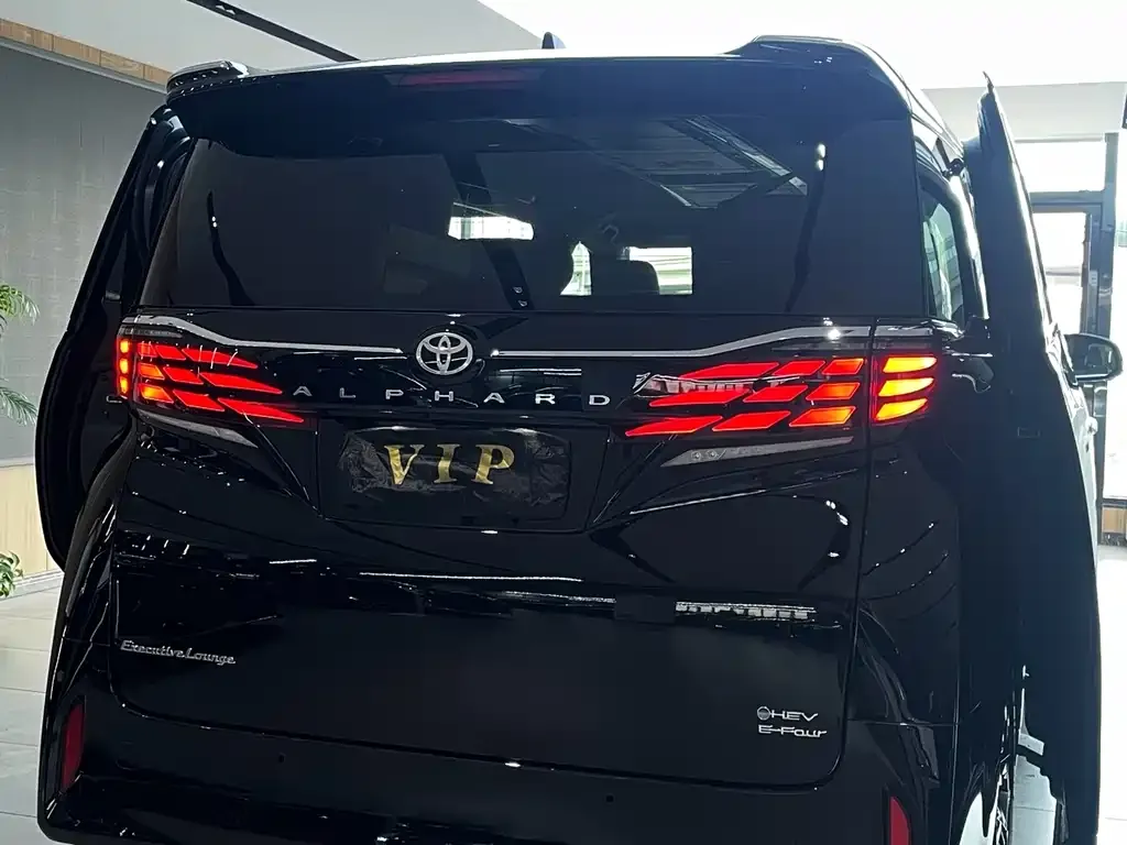 Toyota Vellfire — фото 5