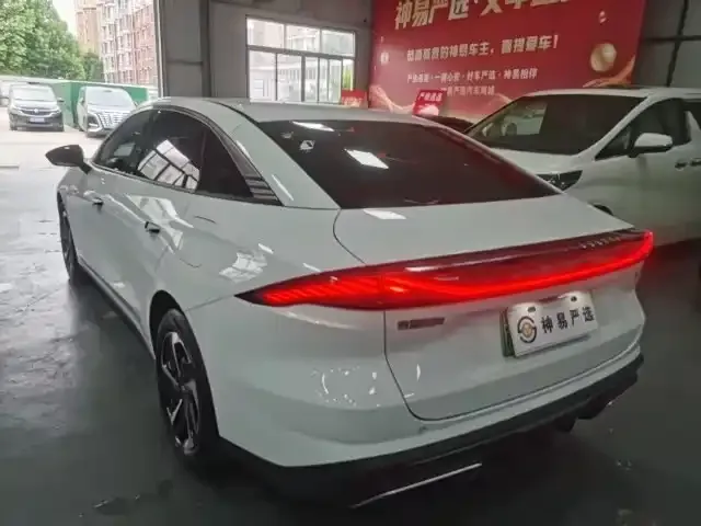 Geely Galaxy L6 — фото 4
