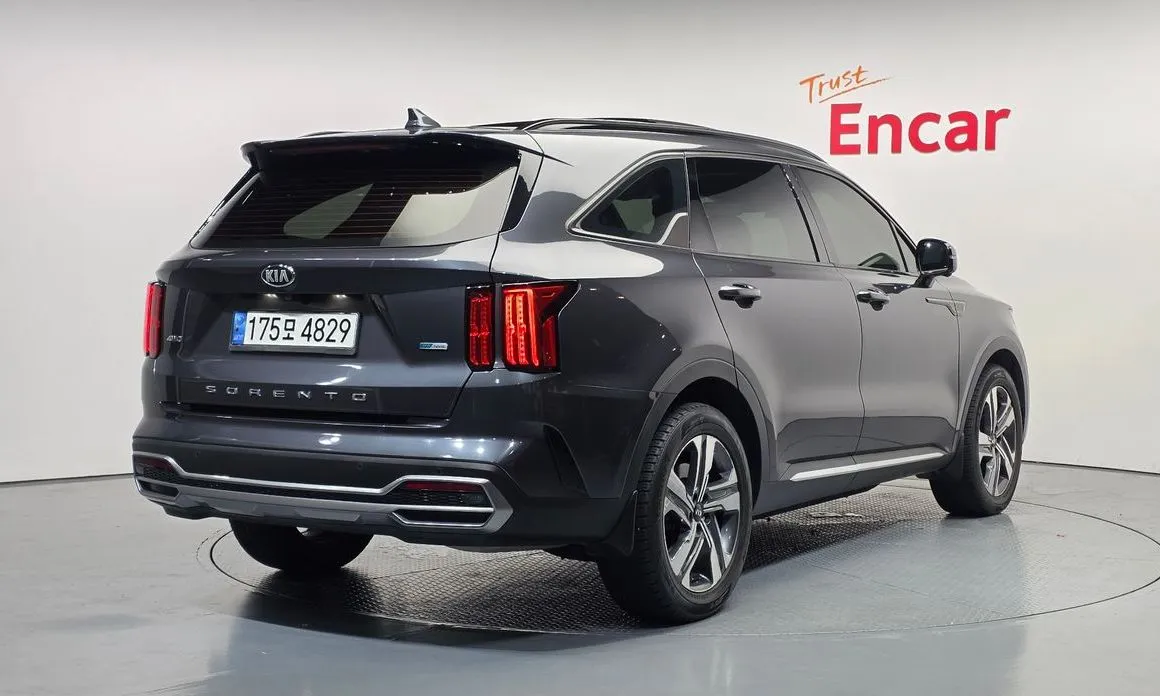 Kia Sorento — фото 9