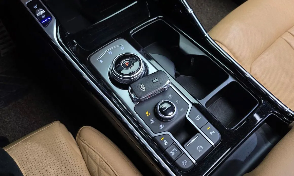 Kia Sorento — фото 7