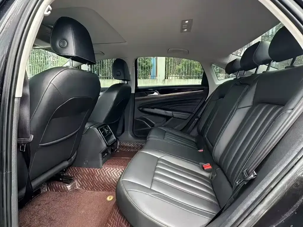 Volkswagen Magotan 2023 из CN, фото 3