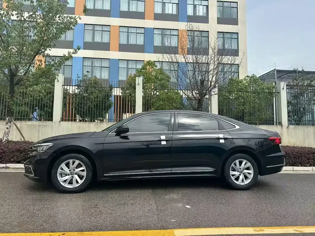 Volkswagen Magotan 2023 из CN, фото 6