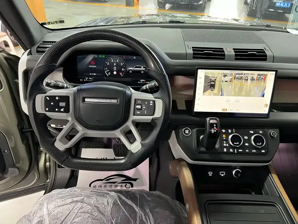 Land Rover Defender — фото 4
