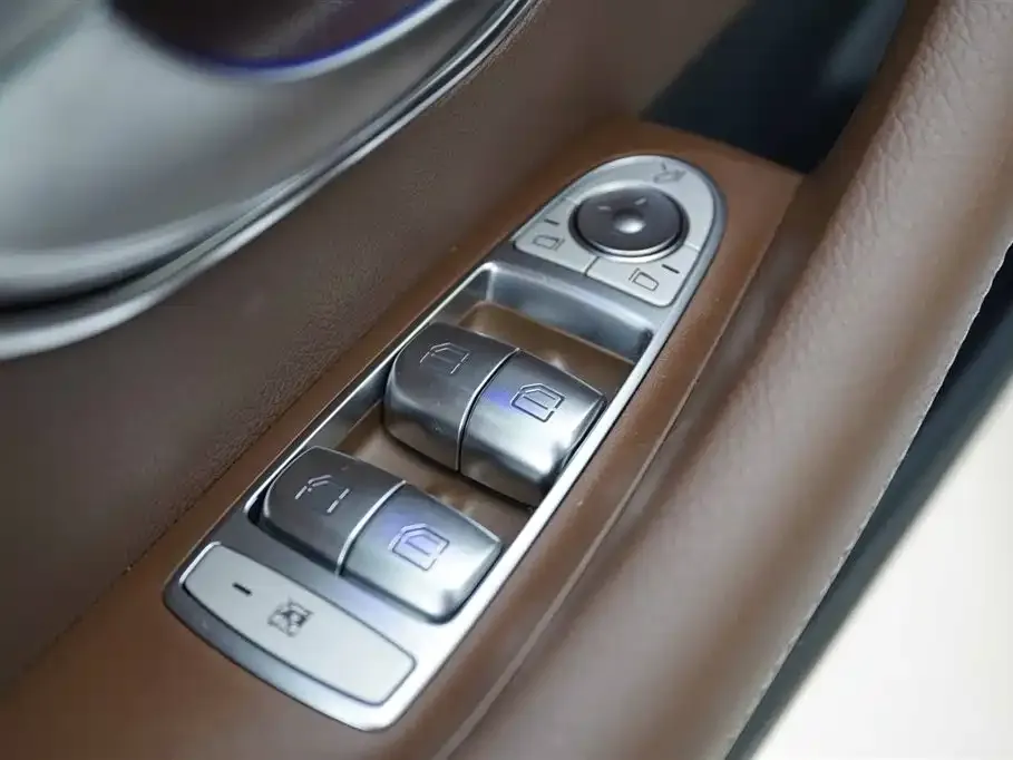 Mercedes-Benz E-Class (Import) — фото 3