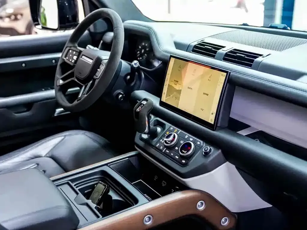 Land Rover Defender — фото 10