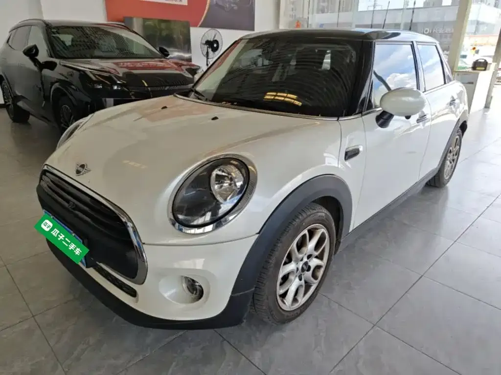 MINI Cooper (3-door)