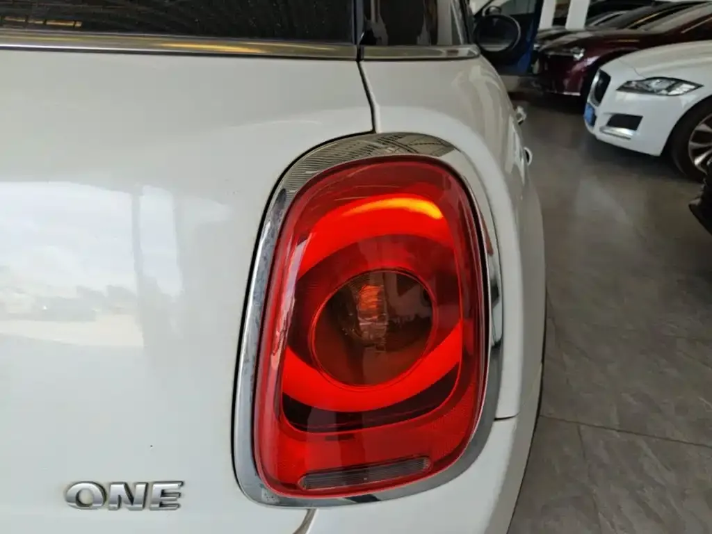 MINI Cooper (3-door) 2021 из CN, фото 2