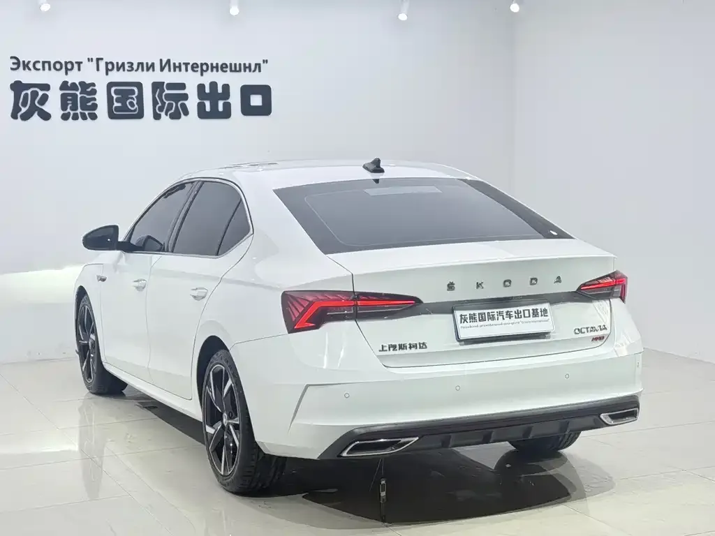 Skoda Octavia — фото 5