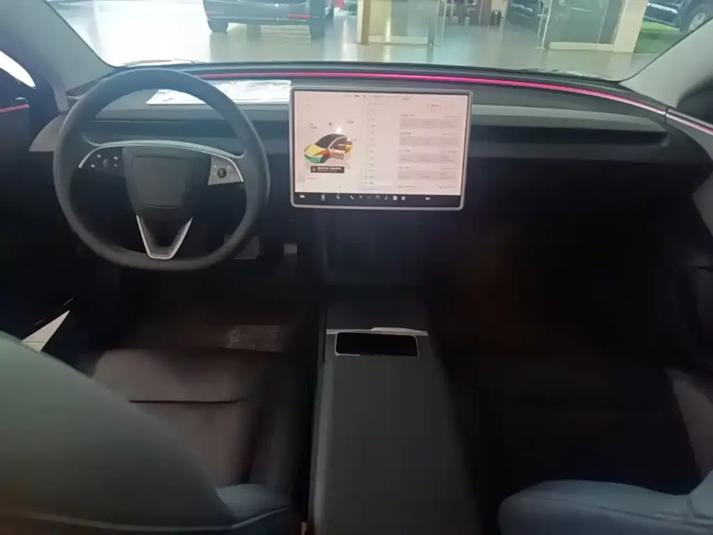 Tesla Model 3 — фото 3