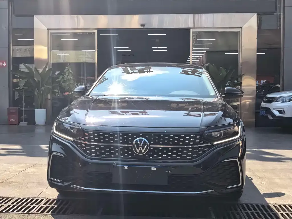 Volkswagen Passat — фото 7