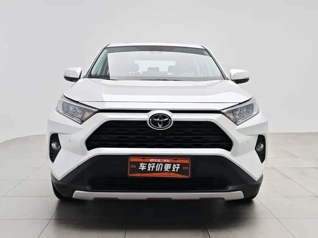 Toyota RAV4 — фото 3