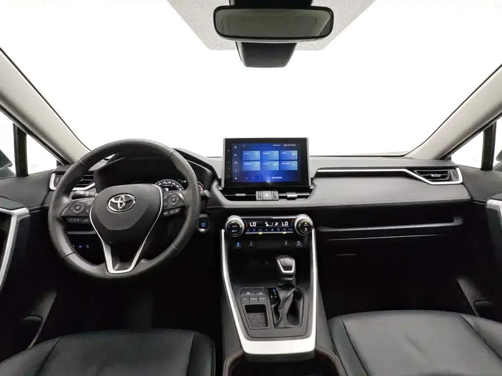 Toyota RAV4 — фото 4