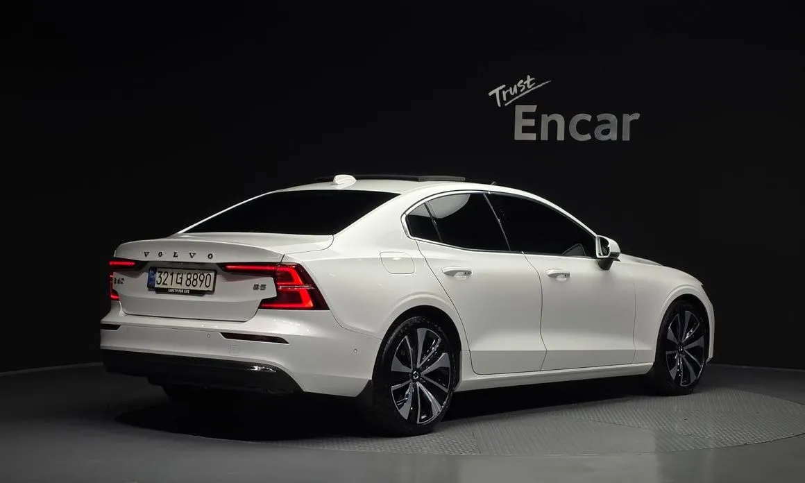 Volvo S60 2024 из KR, фото 6
