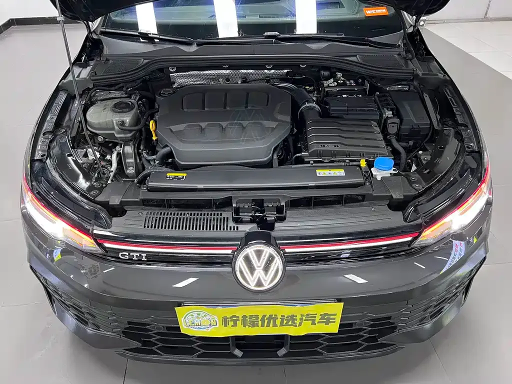 Volkswagen Golf GTI — фото 9