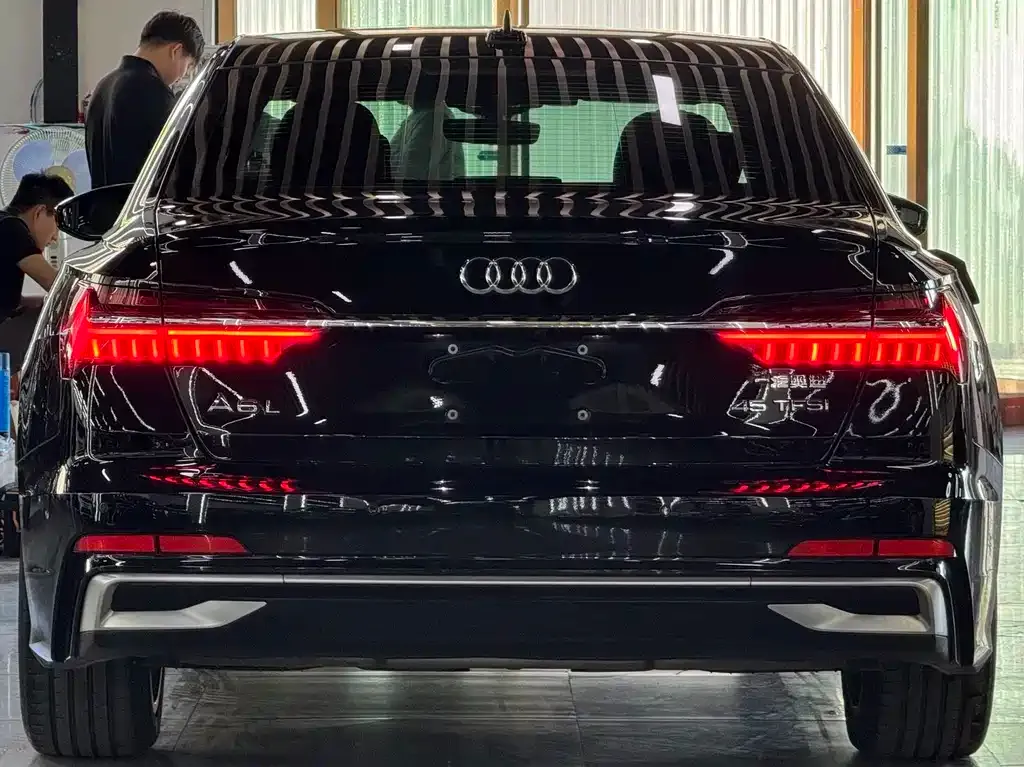 Audi A6L — фото 7