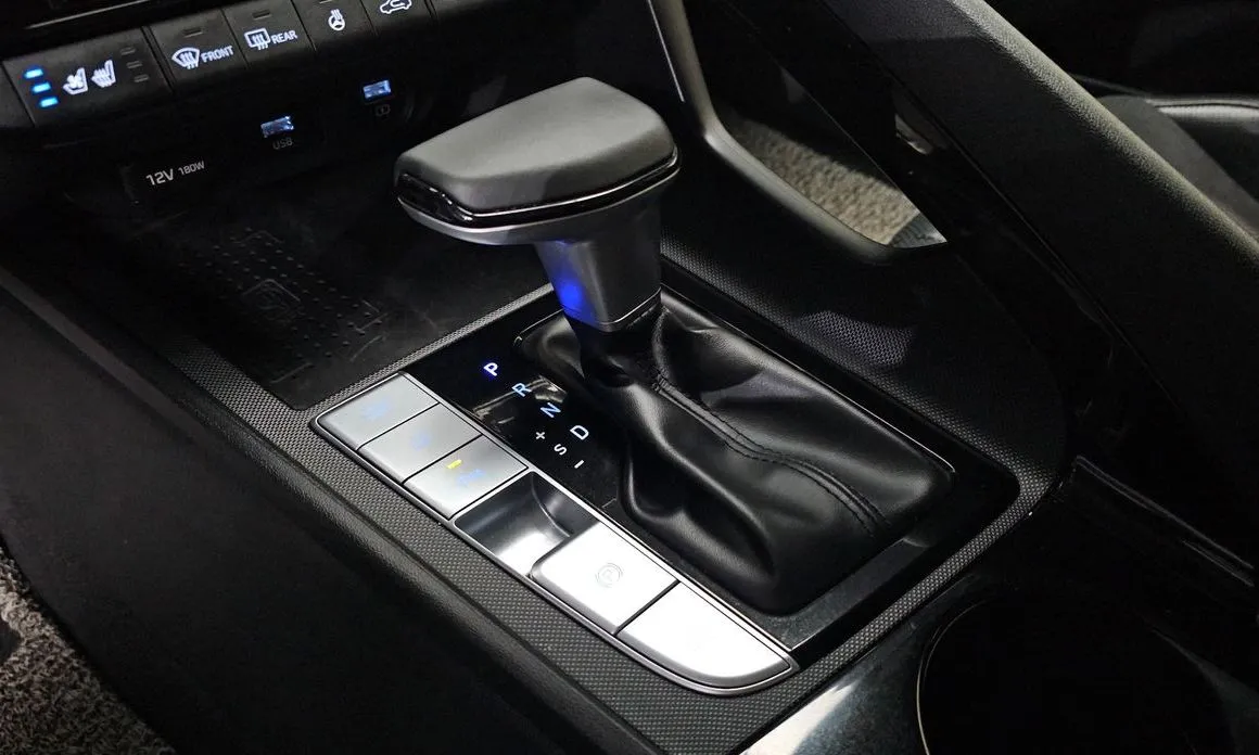 Hyundai AVANTE — фото 3