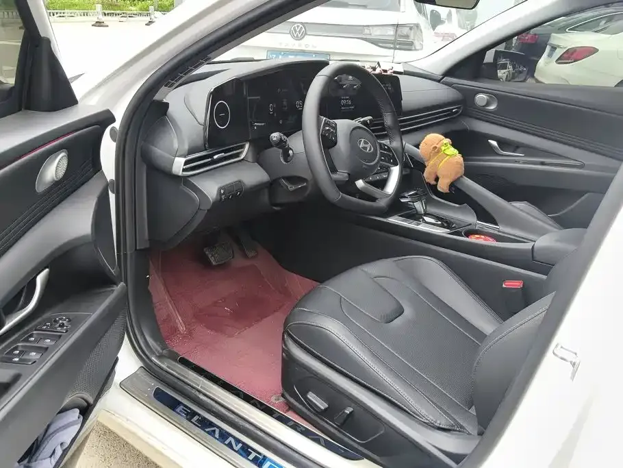 Hyundai Elantra — фото 9