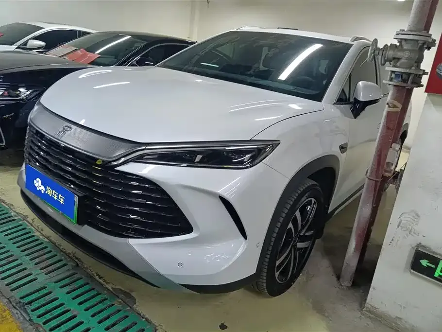 BYD L DM-i — фото 1