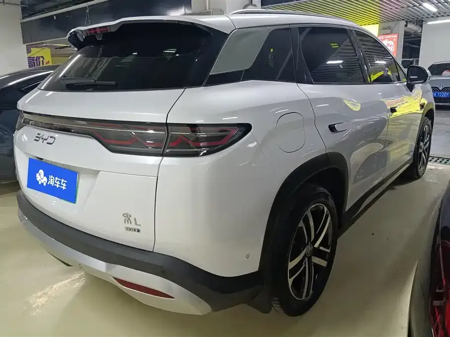BYD L DM-i — фото 8