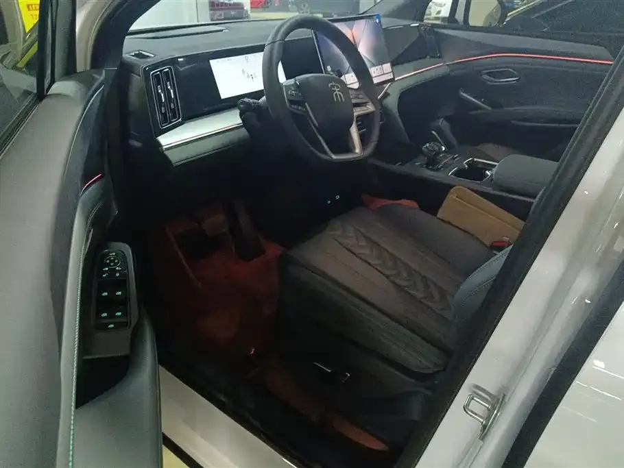 BYD L DM-i — фото 2