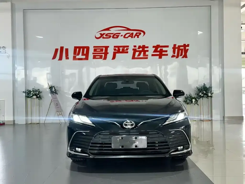 Toyota Camry — фото 4