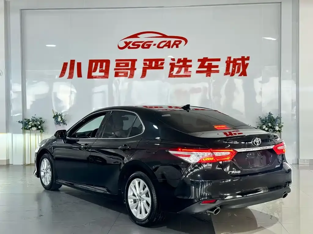 Toyota Camry — фото 7