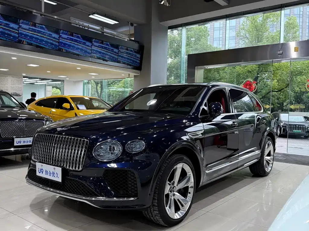 Bentley Bentayga — фото 1