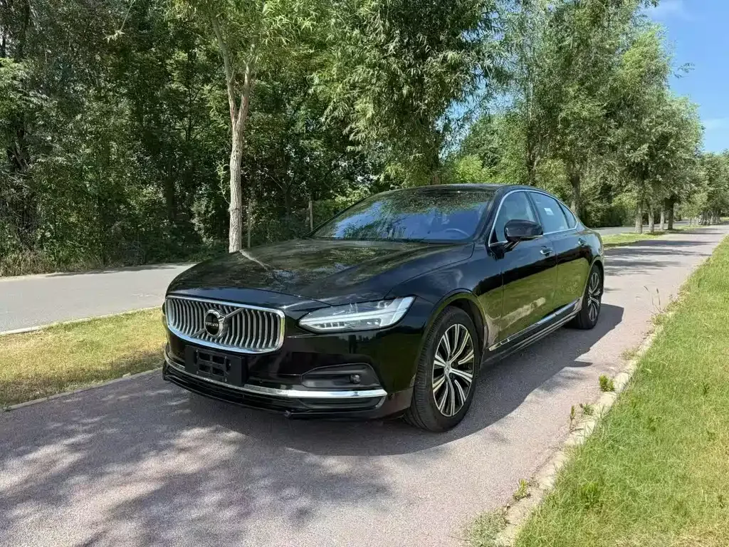 Volvo S90 — фото 1