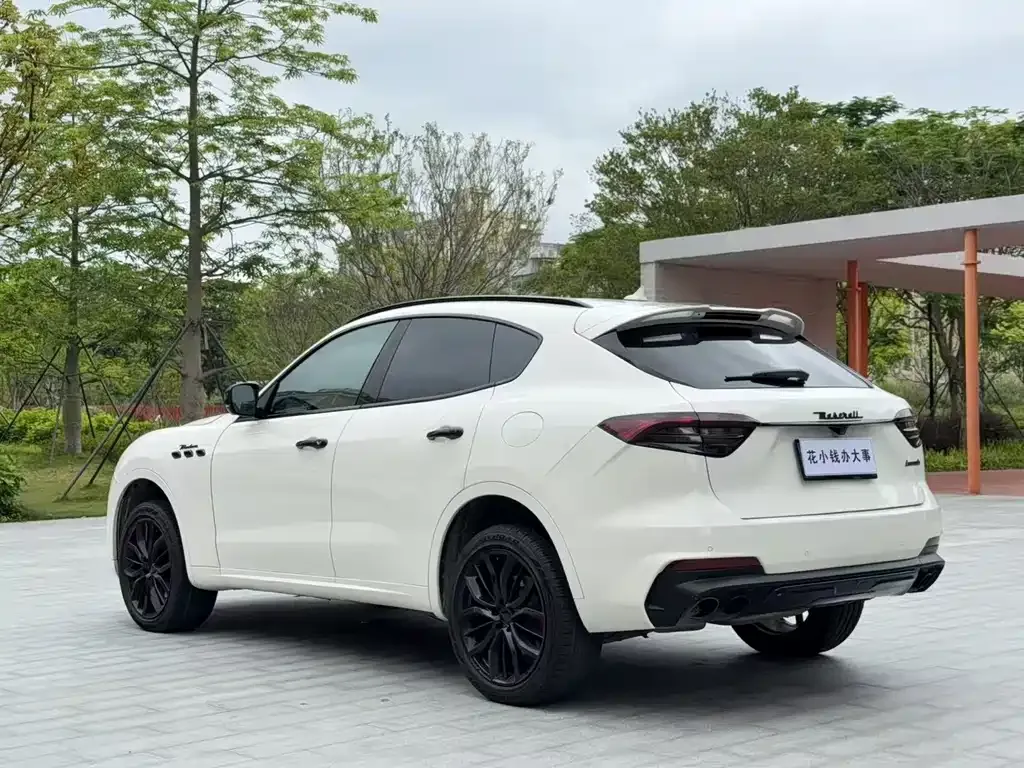 Maserati Levante — фото 4