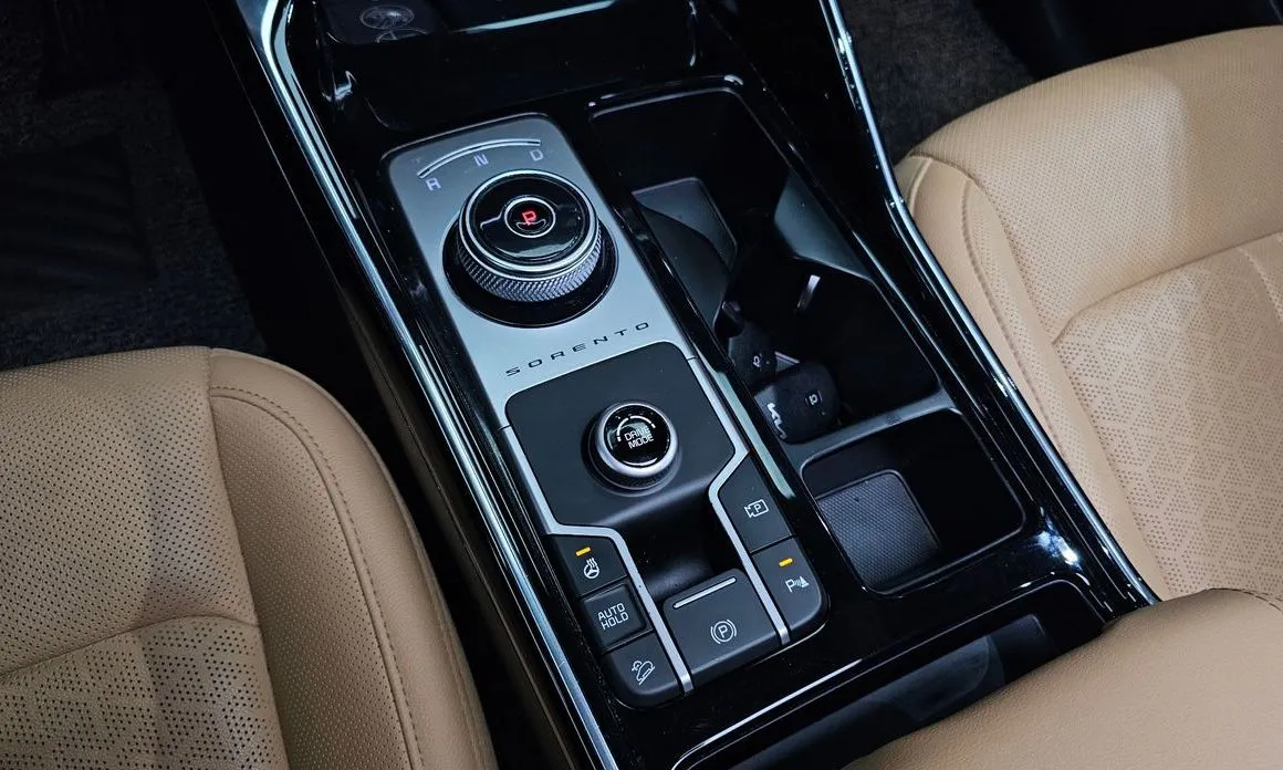 Kia Sorento — фото 5
