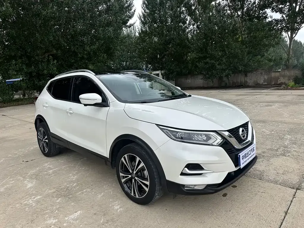 Nissan Qashqai — фото 1