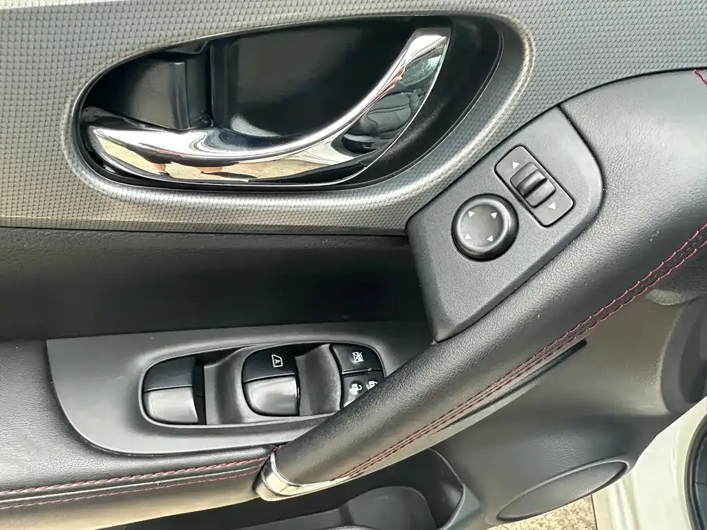 Nissan Qashqai — фото 4