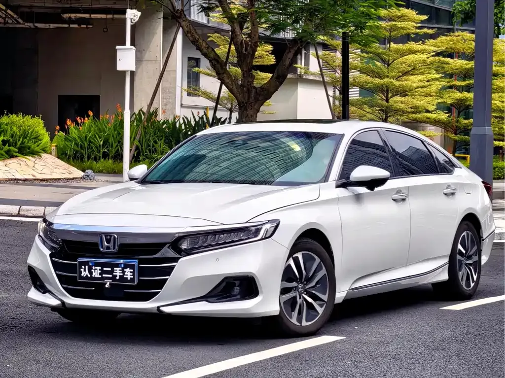 Honda Accord — фото 1