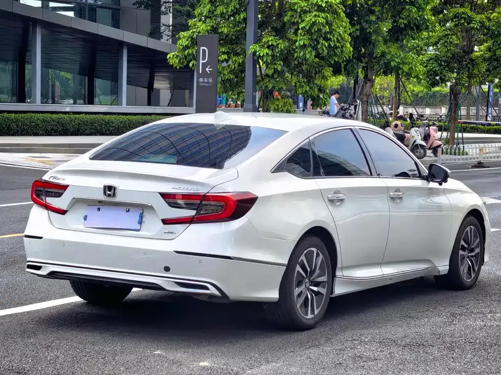 Honda Accord — фото 7