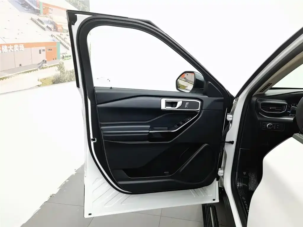 Ford Explorer 2021 из CN, фото 3