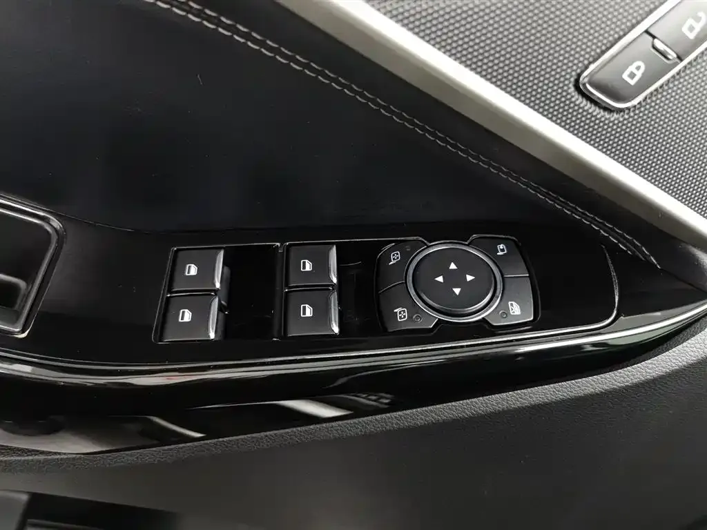 Ford Explorer 2021 из CN, фото 7