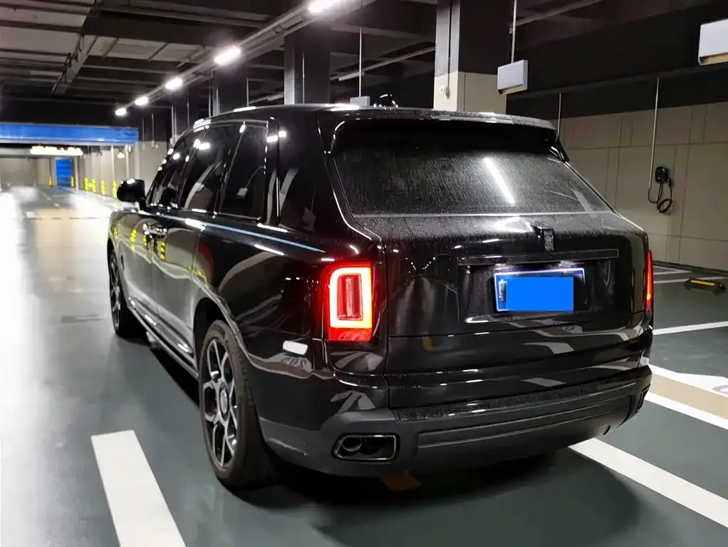 Rolls-Royce Cullinan — фото 10