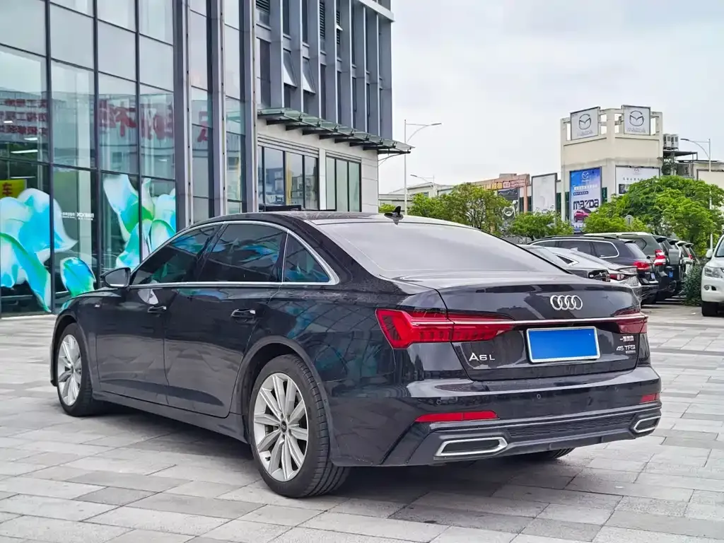 Audi A6L — фото 2