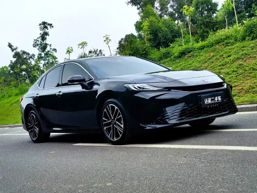 Toyota Camry — фото 7