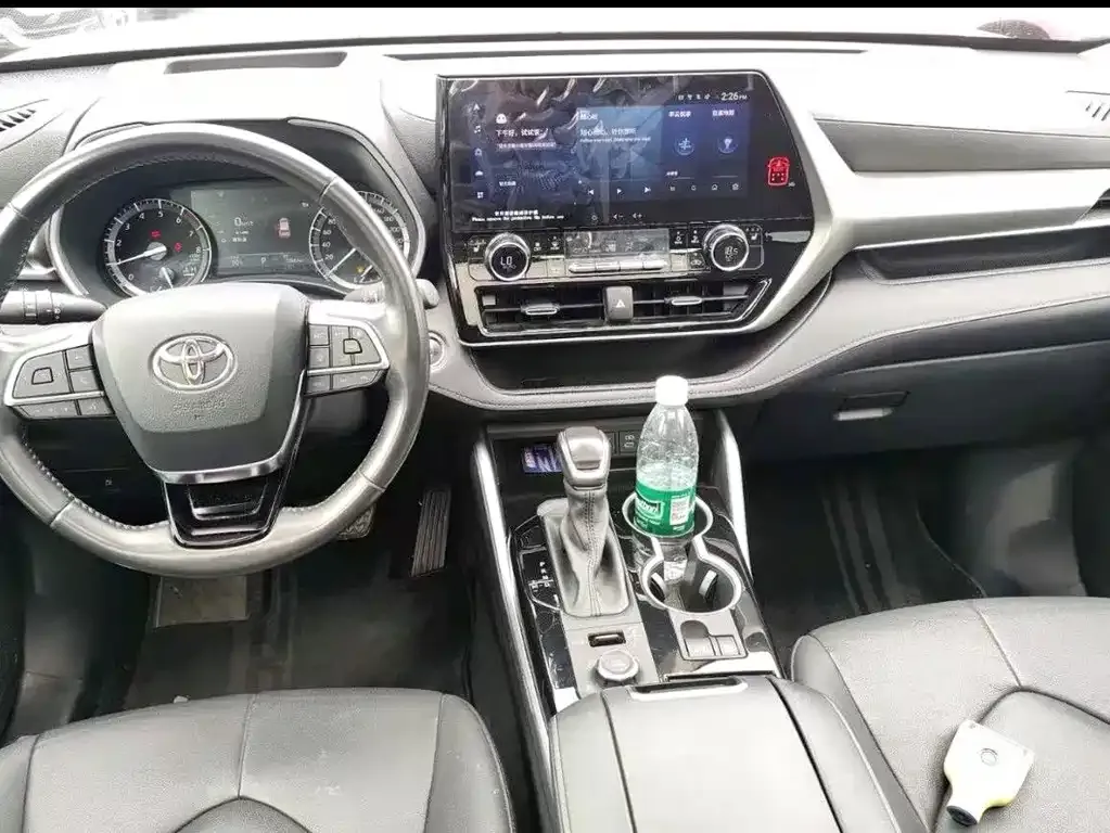 Toyota Highlander — фото 4