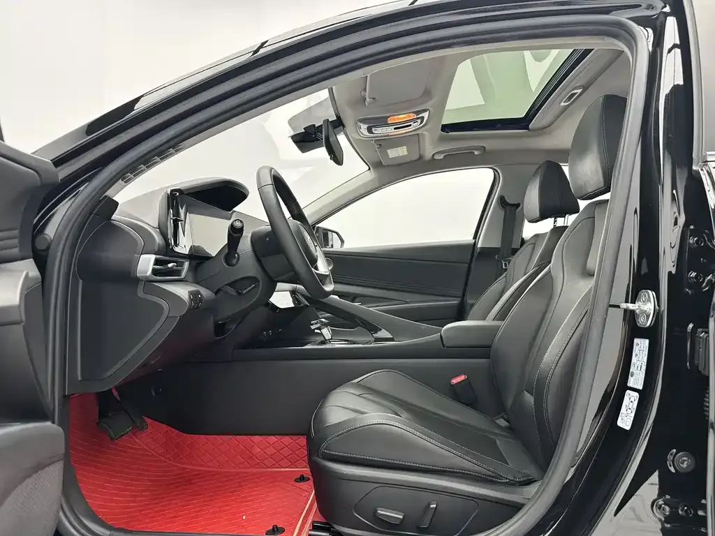 Hyundai Elantra — фото 8