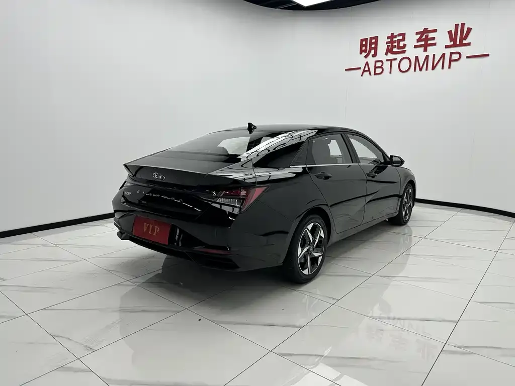 Hyundai Elantra — фото 10